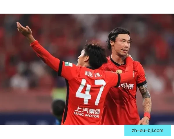 海港3比0完胜英博李新翔传射蒯纪闻助攻张琳芃建功强势取胜联赛奏凯